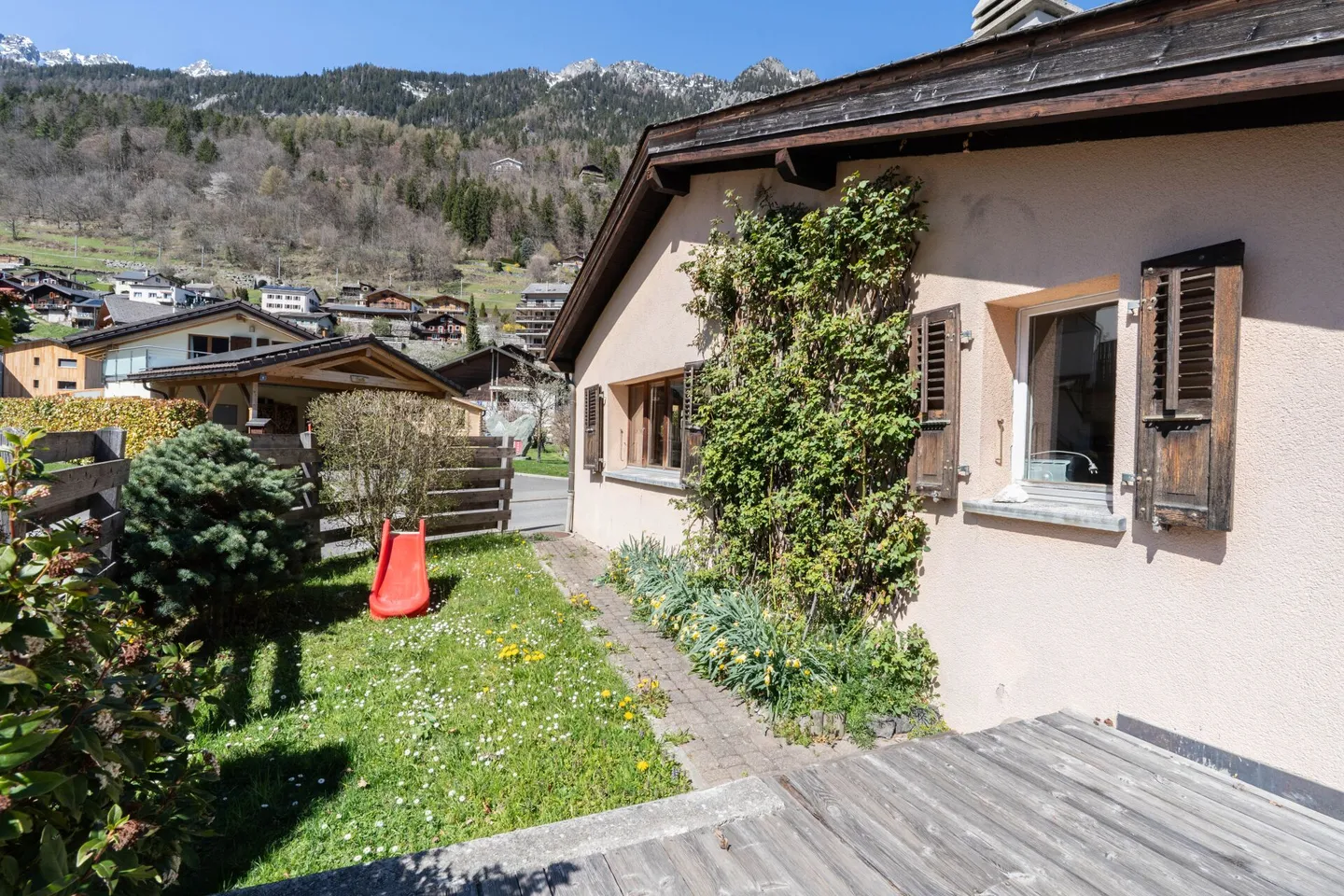 Chalet charmant à Salvan - Photo 3 sur 17