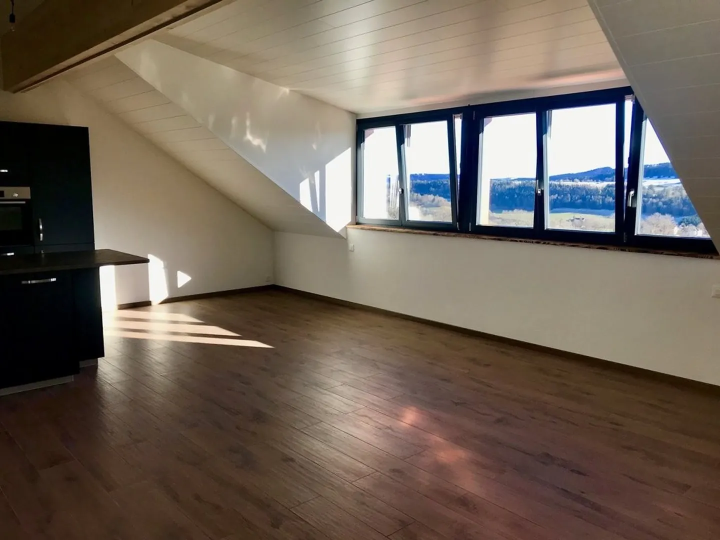 BEL APPARTAMENTO DI 6,5 LOCALI AL 2° PIANO - Foto 3 di 7