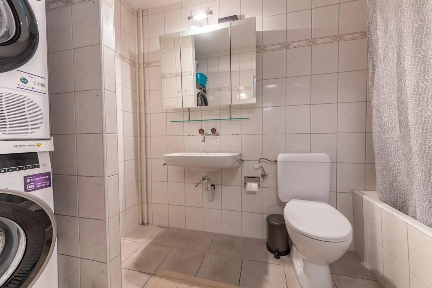 Plenty of Space to Feel Good - Bright 4-Room Apartment with Balcony and Elevator - Photo 8 of 12