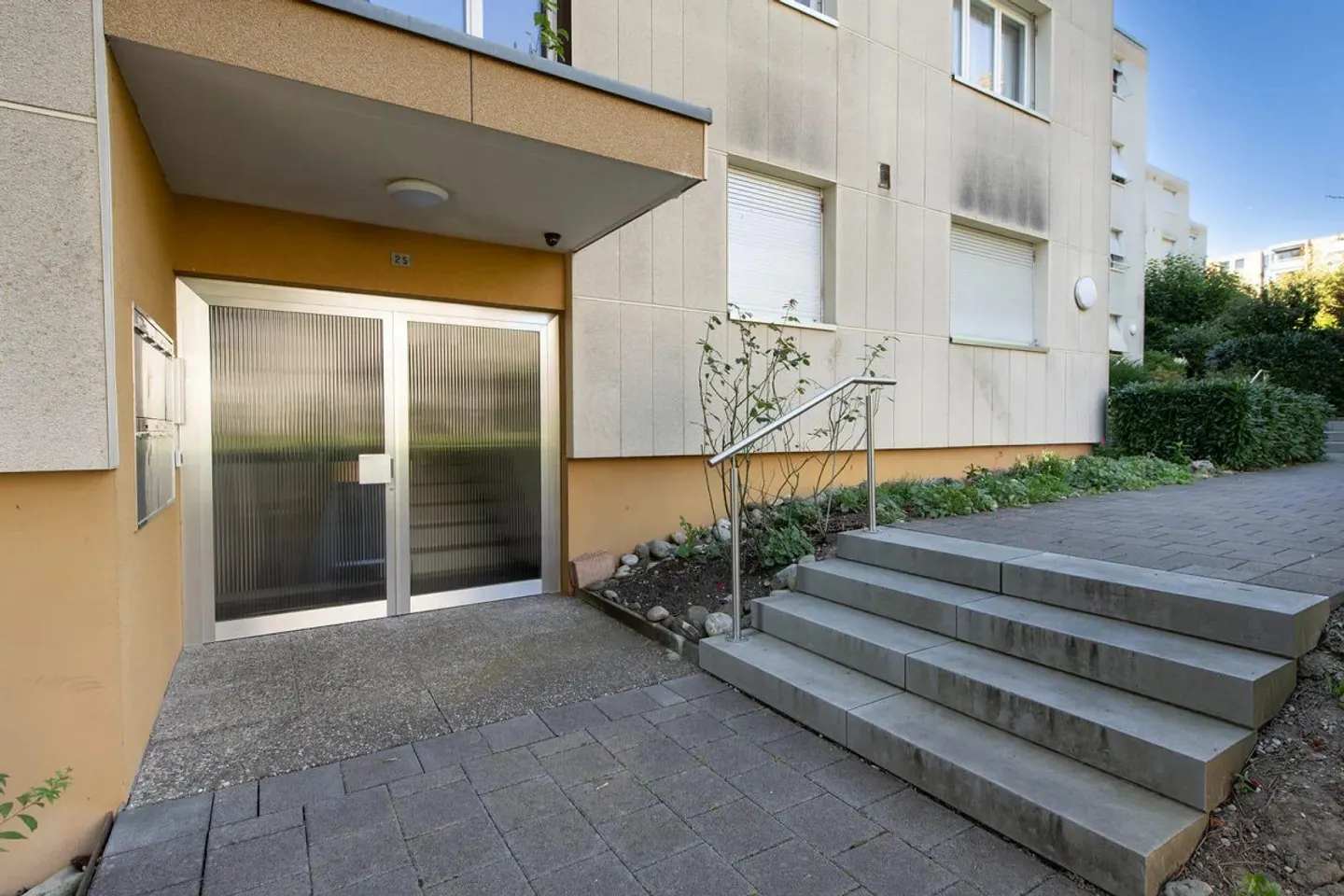 Plenty of Space to Feel Good - Bright 4-Room Apartment with Balcony and Elevator - Photo 10 of 12
