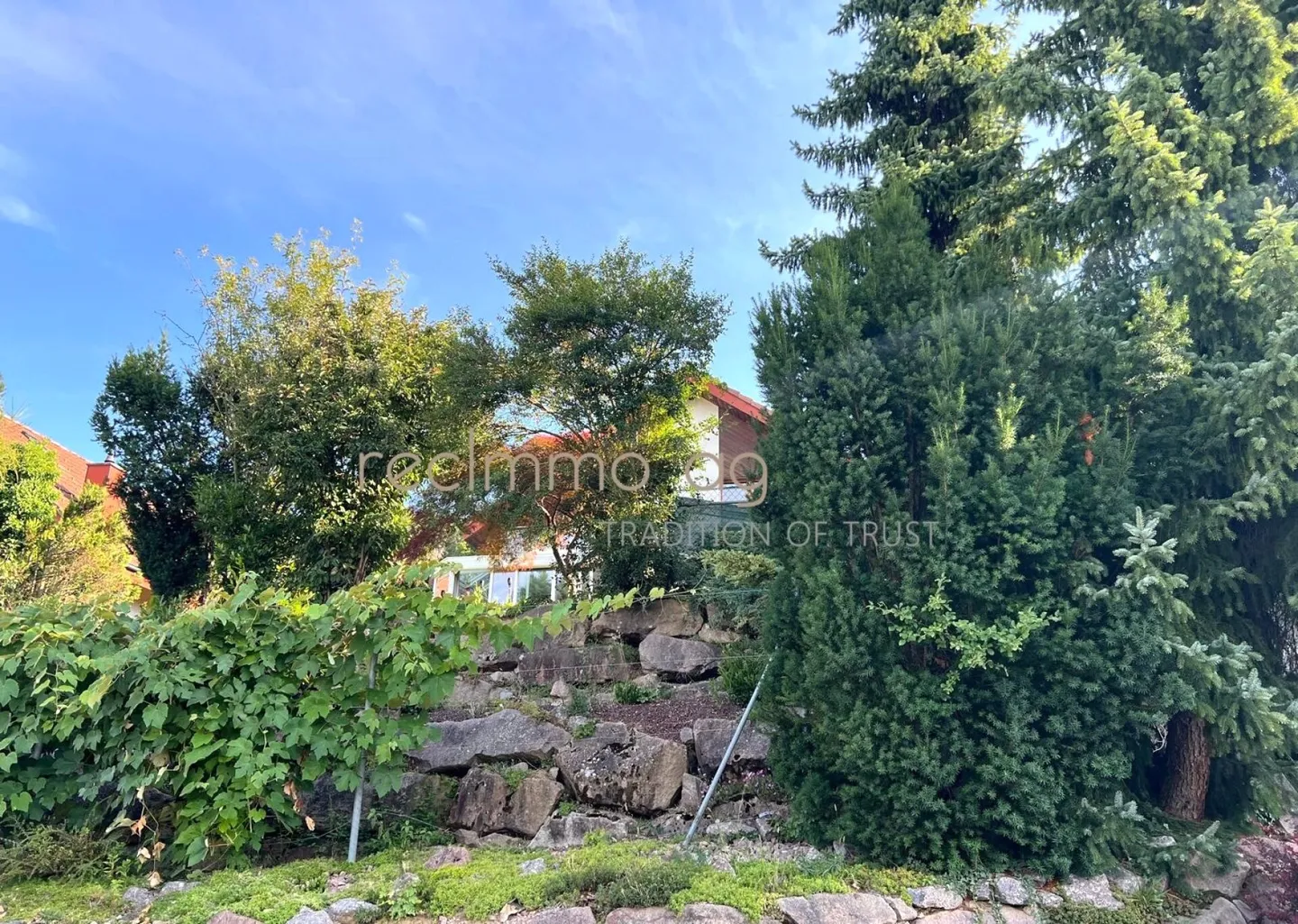 Esclusiva casa di 4,5 stanze in Kohlibergstrasse a Zuzgen - Pace, comfort e vista mozzafiato sulle montagne - Foto 2 di 13