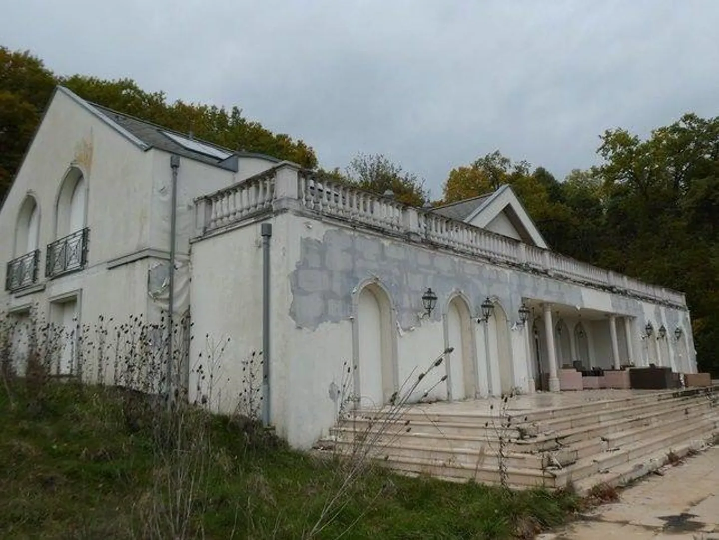 Proprietà spaziosa con giardino - Foto 6 di 13