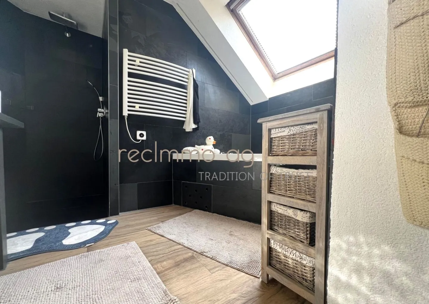 Esclusiva casa di 4,5 stanze in Kohlibergstrasse a Zuzgen - Pace, comfort e vista mozzafiato sulle montagne - Foto 11 di 13
