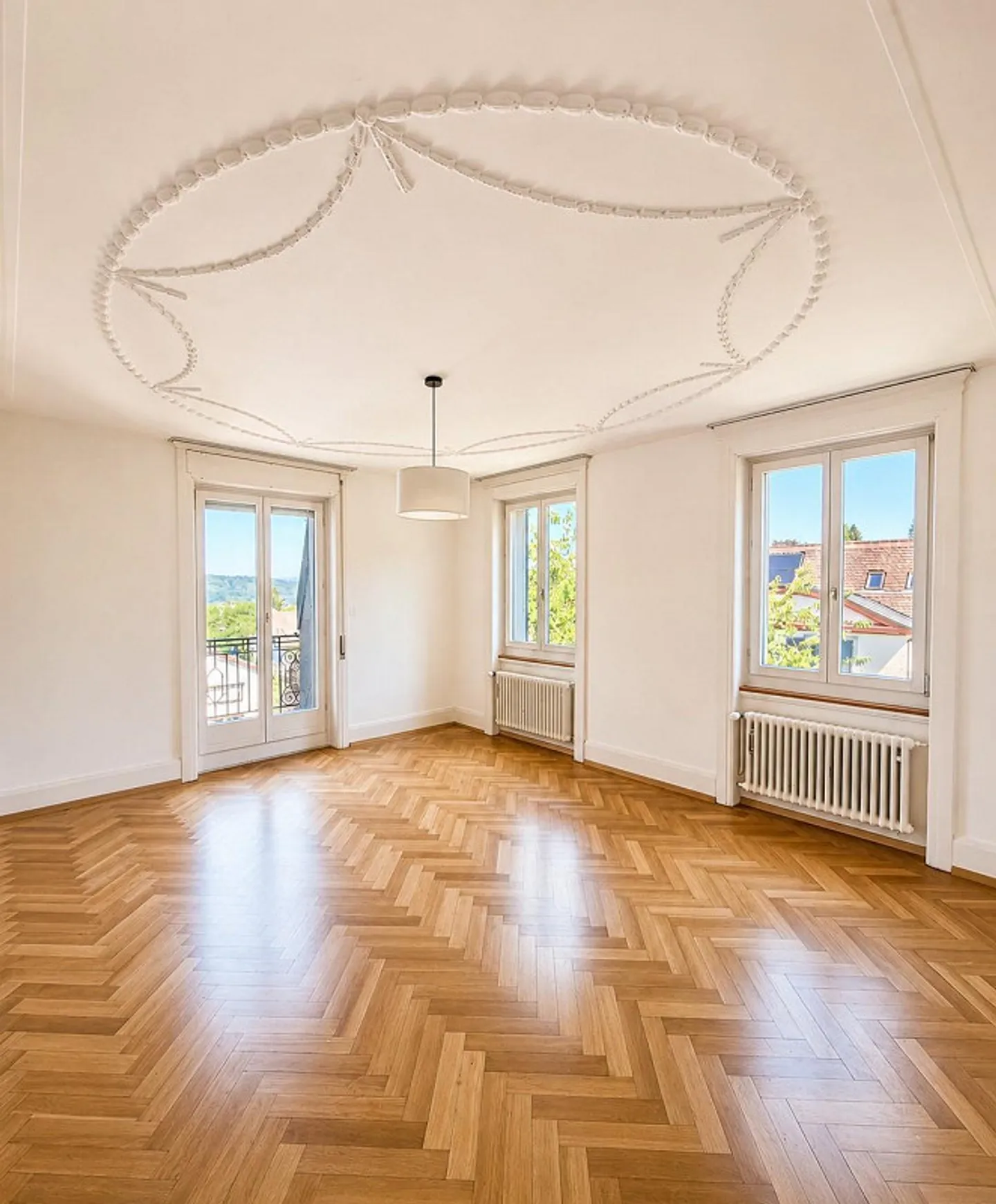 Bijou résidentiel élégant après une rénovation complète - Photo 3 sur 10