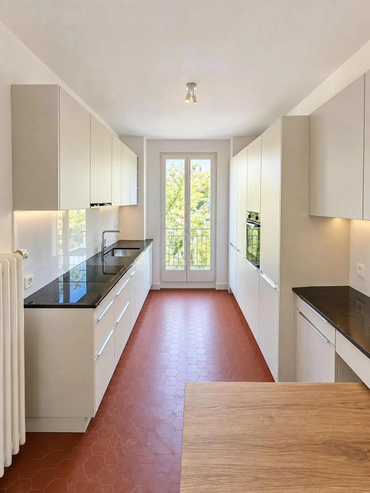 Bijou résidentiel élégant après une rénovation complète - Photo 7 sur 10