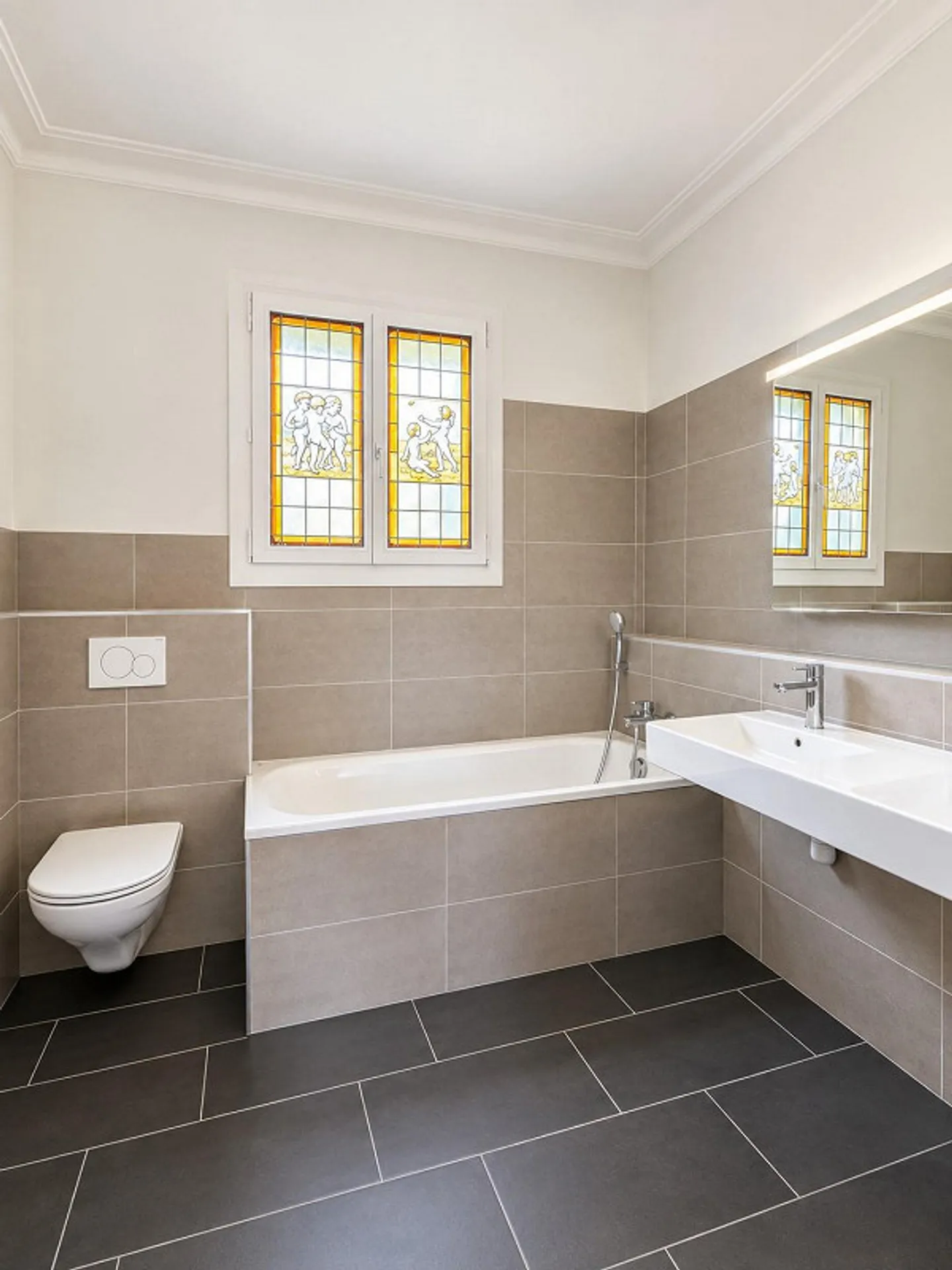 Bijou résidentiel élégant après une rénovation complète - Photo 8 sur 10