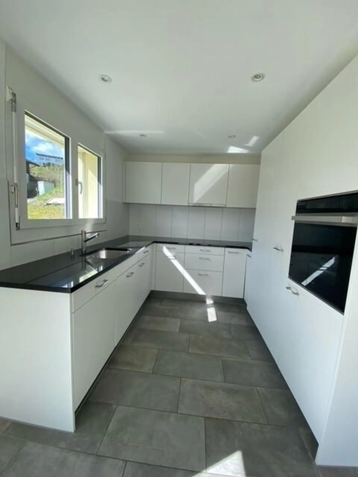 Detached single-family house in Kollbrunn - Photo 2 of 8