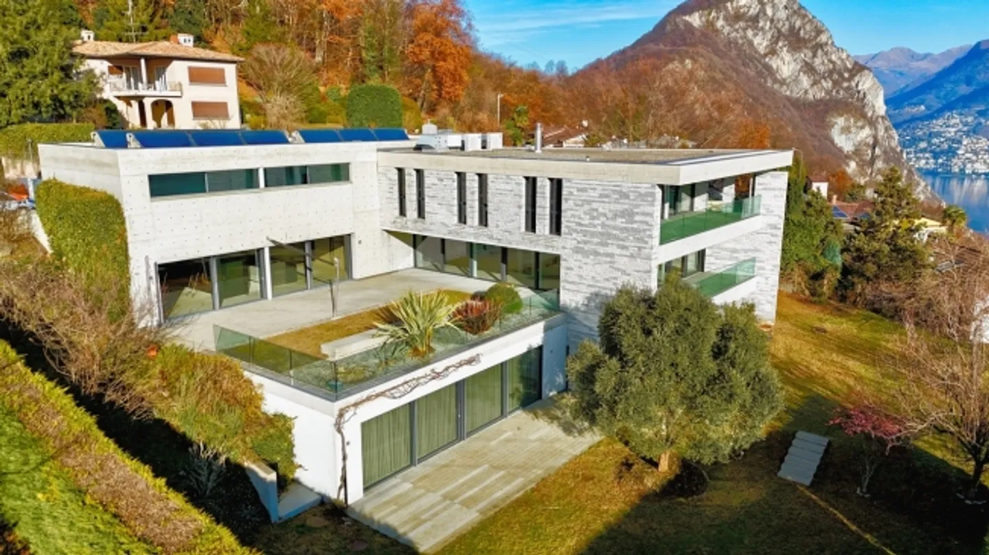 «Moderne Villa mit Panoramablick und Bauland von 1'000 m2» - Foto 1 von 20