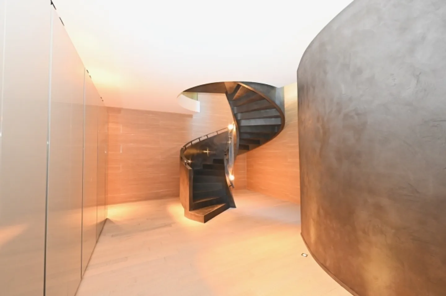 «Moderne Villa mit Panoramablick und Bauland von 1'000 m2» - Foto 11 von 20