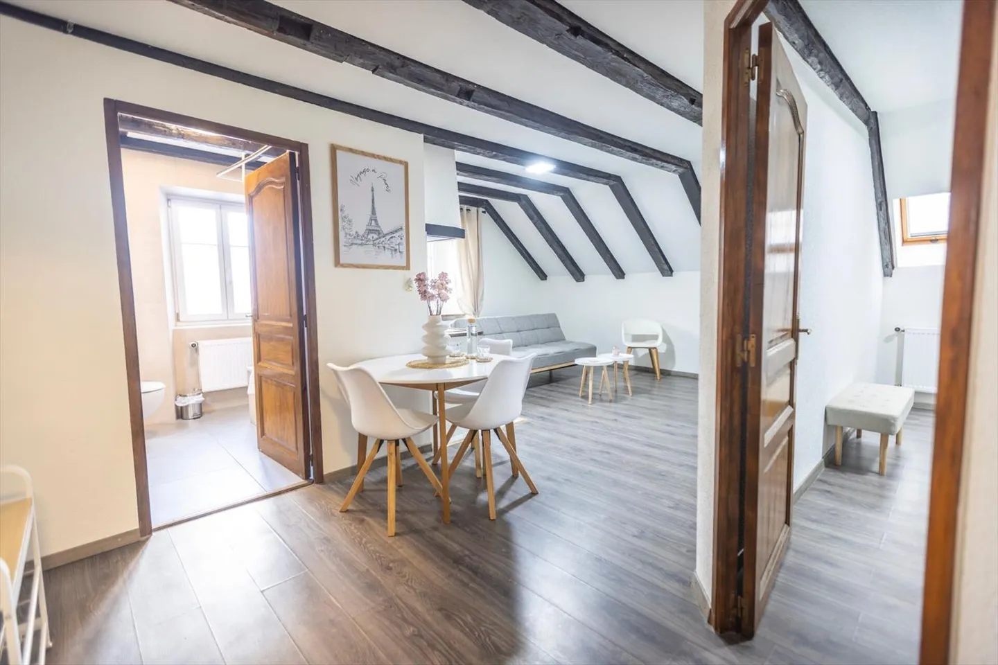 Charming renovated hotel - Chaux-de-Fonds train station - Photo 12 of 13