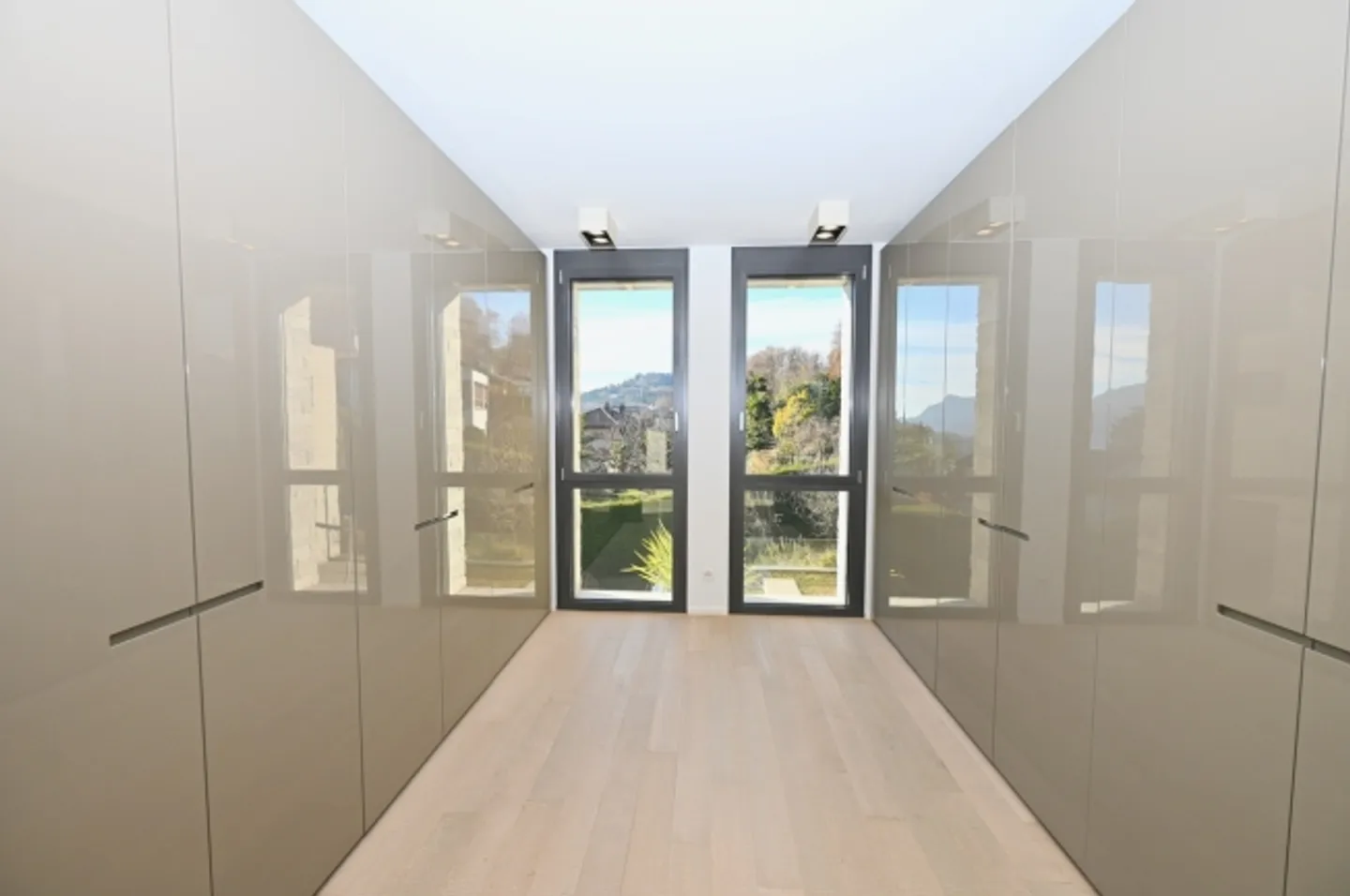 «Moderne Villa mit Panoramablick und Bauland von 1'000 m2» - Foto 14 von 20