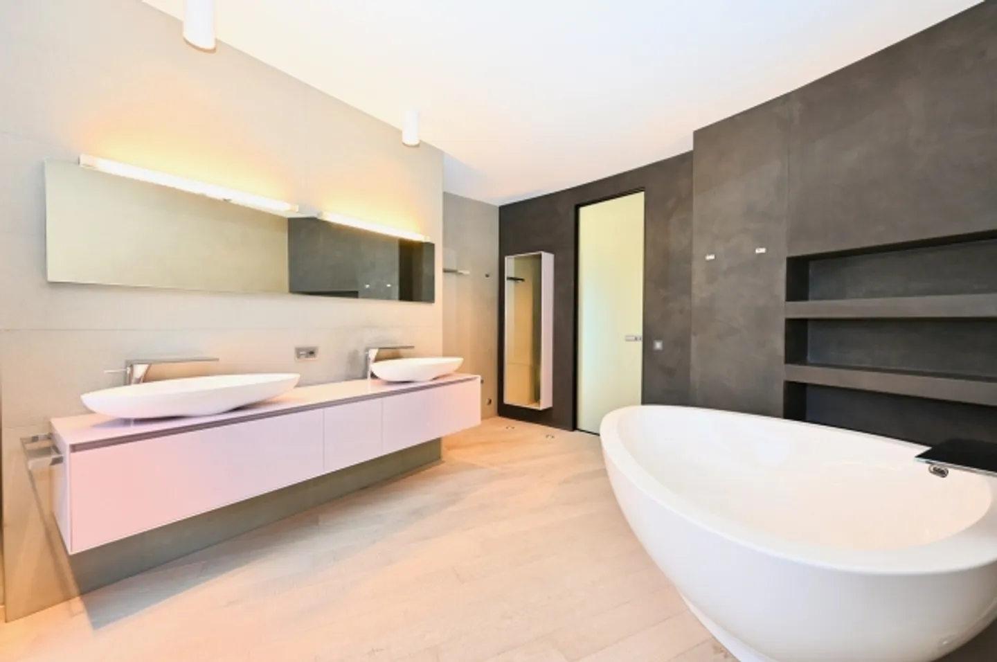 «Moderne Villa mit Panoramablick und Bauland von 1'000 m2» - Foto 16 von 20