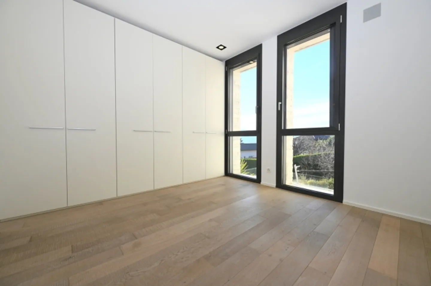 «Moderne Villa mit Panoramablick und Bauland von 1'000 m2» - Foto 17 von 20