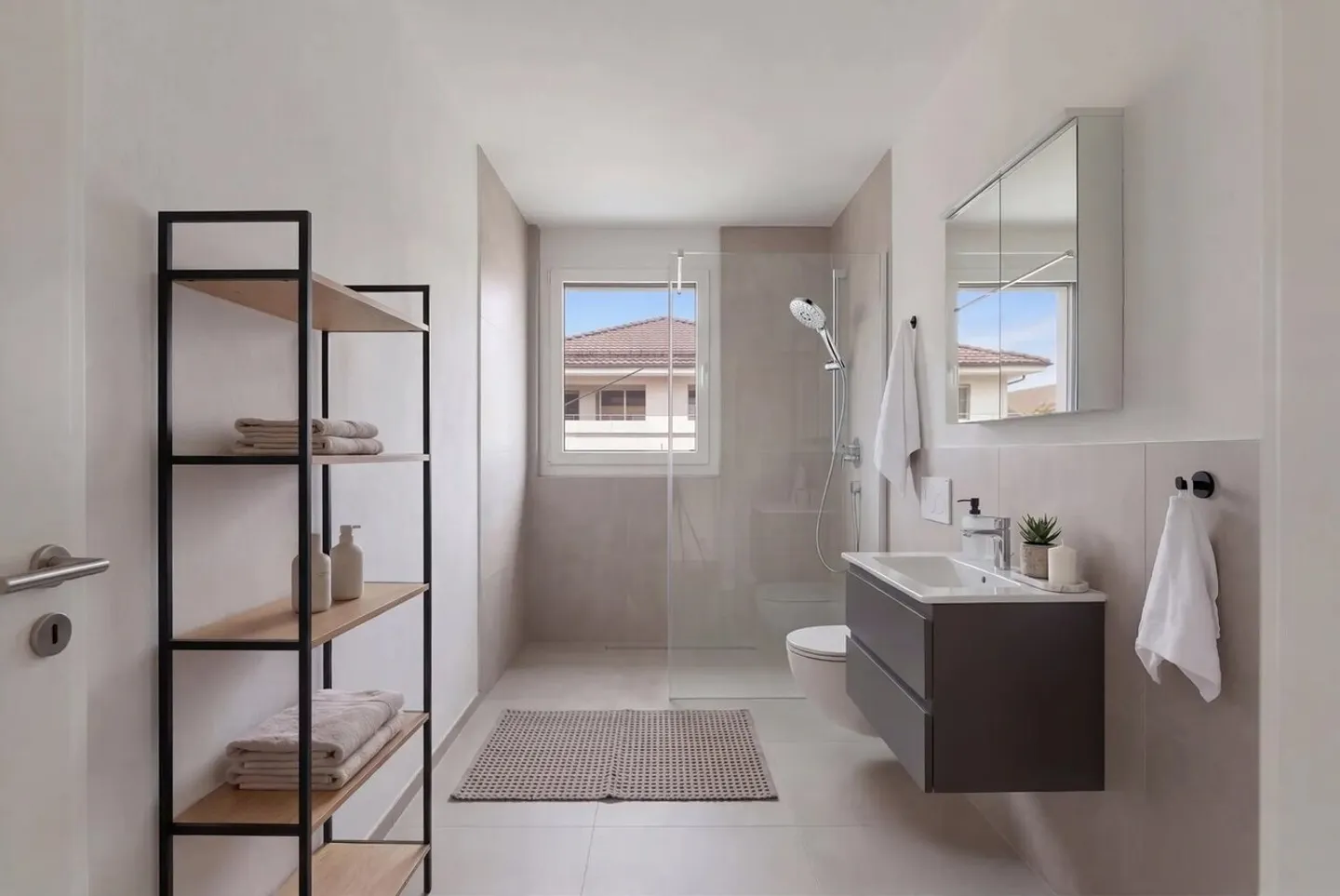 FIRST RENTAL: Living in the middle of the village - Photo 2 of 4