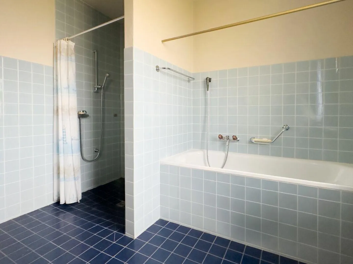 Detached 5-room single-family house in bungalow style in sunny location with versatile development opportunities - Photo 22 of 30