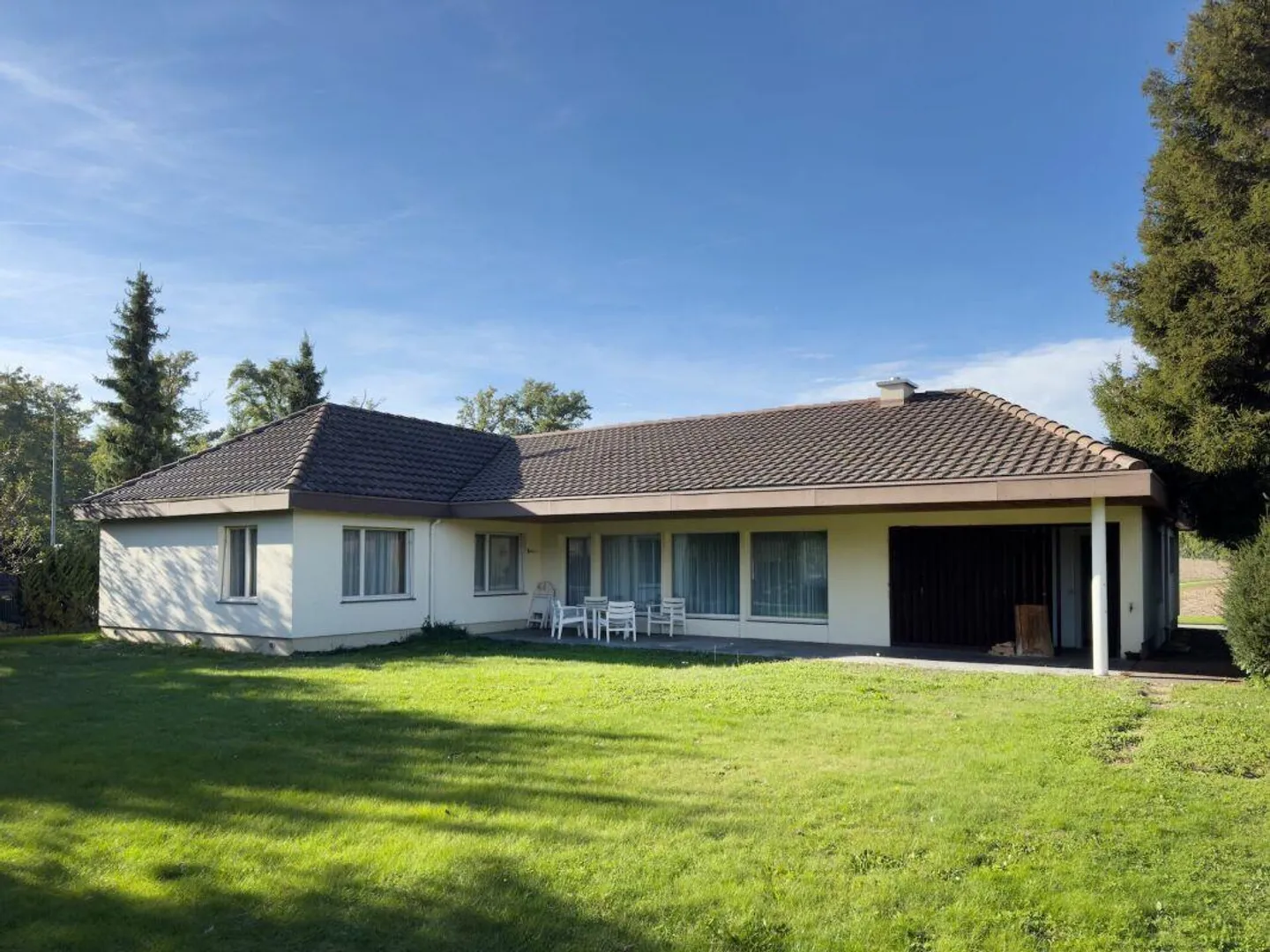 Detached 5-room single-family house in bungalow style in sunny location with versatile development opportunities - Photo 30 of 30