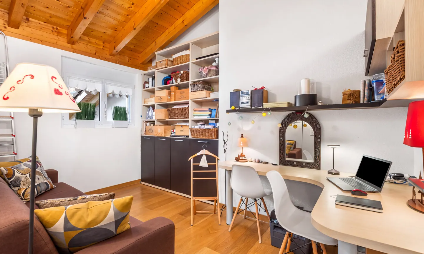 MODERNES ATTIKAWOHNUNG MIT 3,5 ZIMMERN UND TERRASSE IN VILLA LUGANESE - Foto 8 von 13