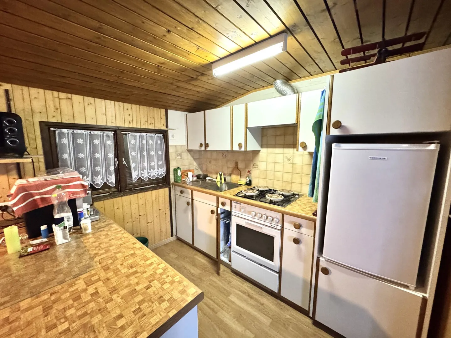 Beautiful chalet in a great campsite - Photo 4 of 6