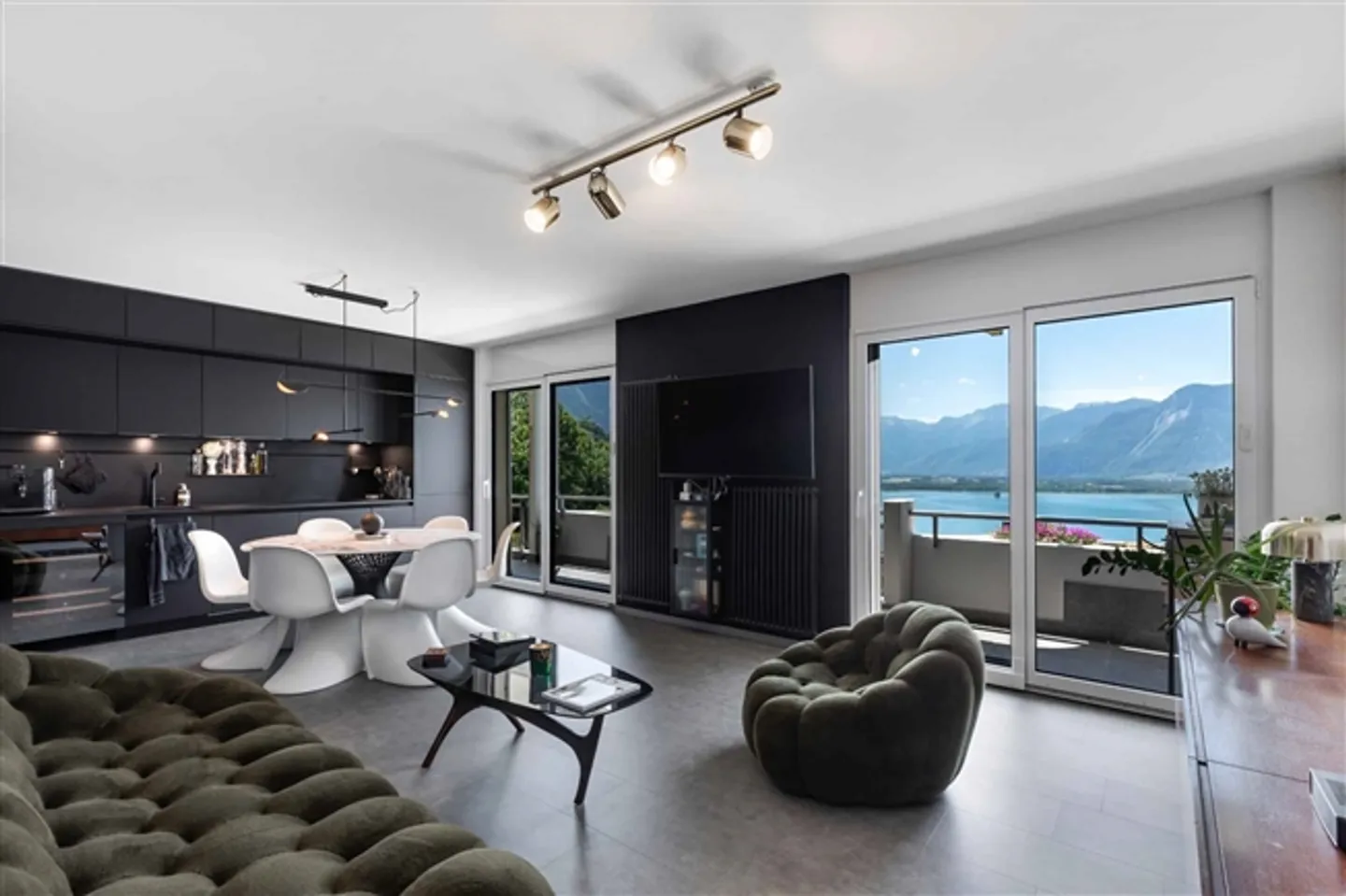 Superbe loft à seulement 2 minutes de l'école hôtelière de Glion - Photo 4 sur 13