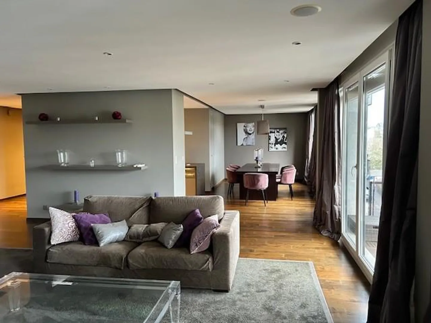 Appartement spacieux de 6 pièces - Photo 2 sur 8