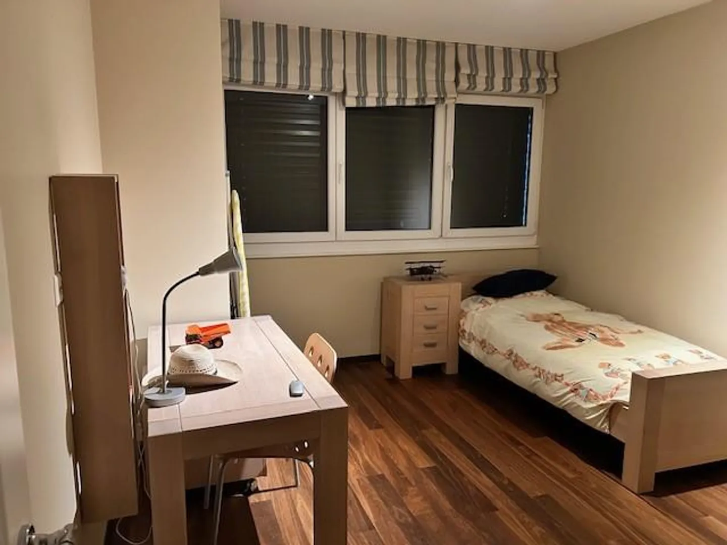 Appartement spacieux de 6 pièces - Photo 7 sur 8