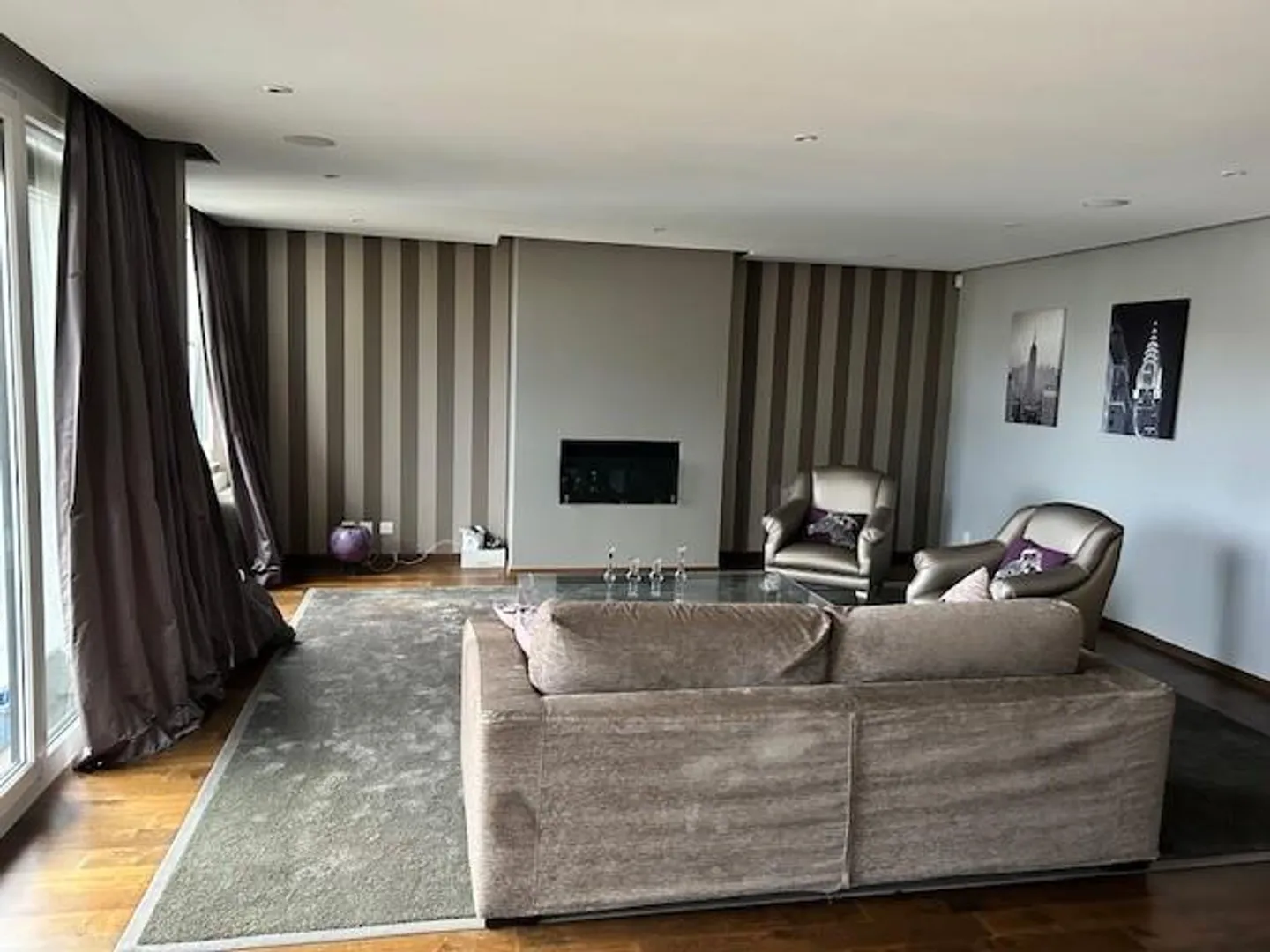 Appartement spacieux de 6 pièces - Photo 1 sur 8