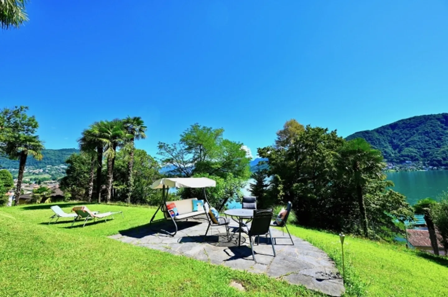 Elegant historical villa with a view of Lake Lugano - Photo 6 of 20