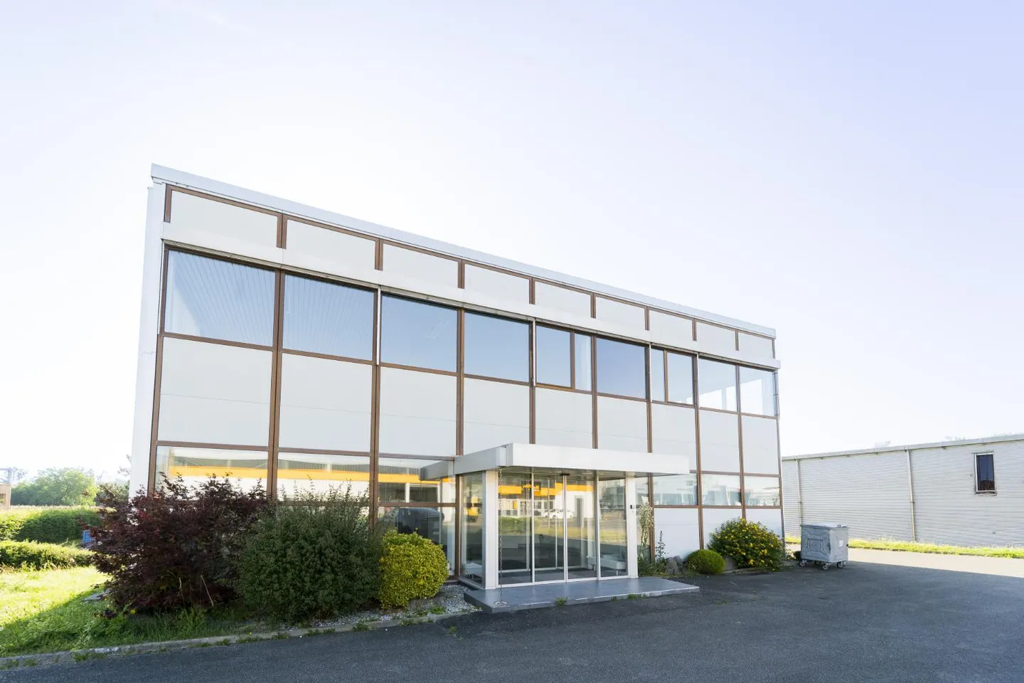 Edificio industriale e amministrativo di 960 m2 in affitto - Foto 2 di 21