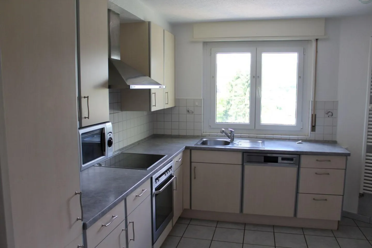Apartment with 4 Rooms and Balcony in Bassecourt - Photo 1 of 7