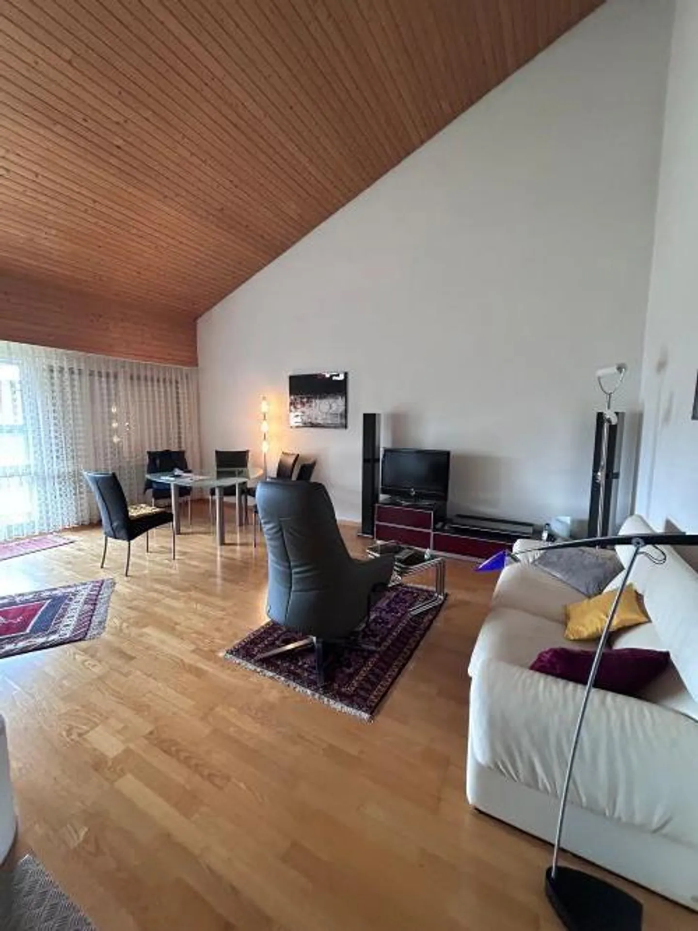 Gemütliche Wohnung mit Balkonen - Foto 4 von 9