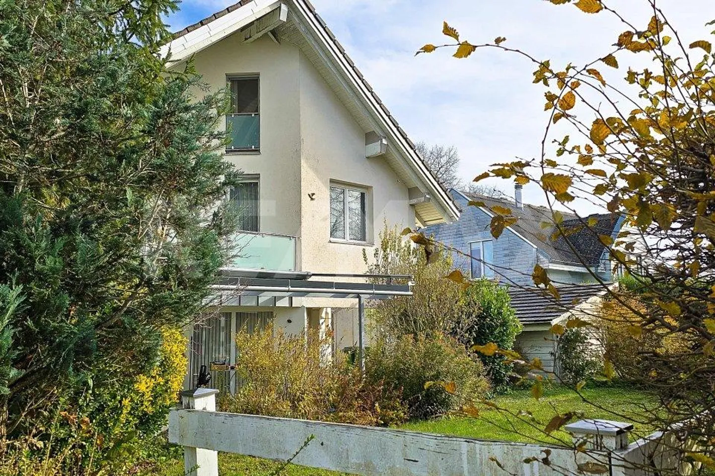 EFH - Spacieux, bien entretenu, emplacement calme et rapidement dans la ville de Liestal. - Photo 7 sur 7