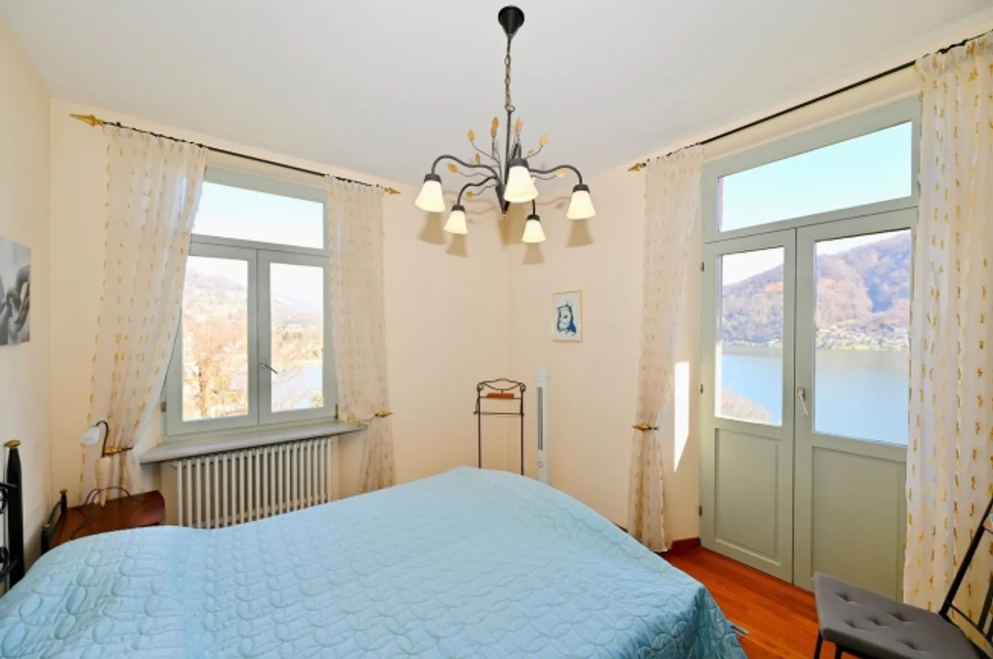 Elegant historical villa with a view of Lake Lugano - Photo 17 of 20