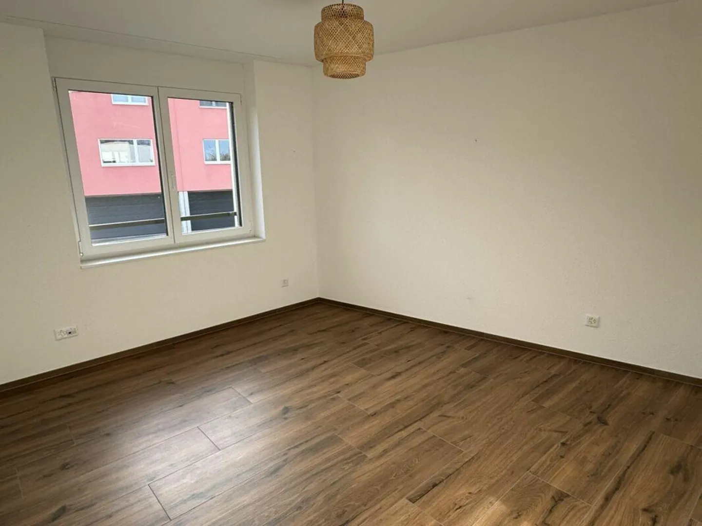 Bright and modern 4.5 room apartment - Photo 4 of 8