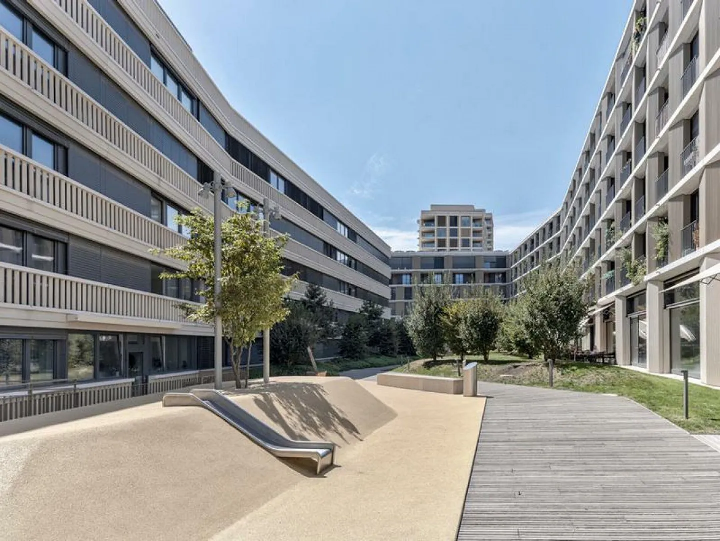 Gewerbefläche von 153m2 inmitten der französischsprachigen Schweiz - Foto 1 von 3