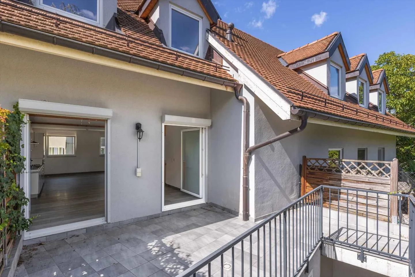 Ecological and refined triplex in the heart of Perroy - Photo 1 of 12