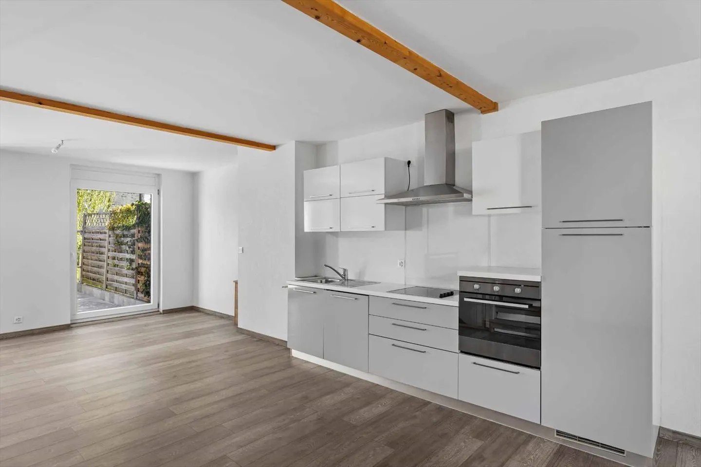 Ecological and refined triplex in the heart of Perroy - Photo 5 of 12