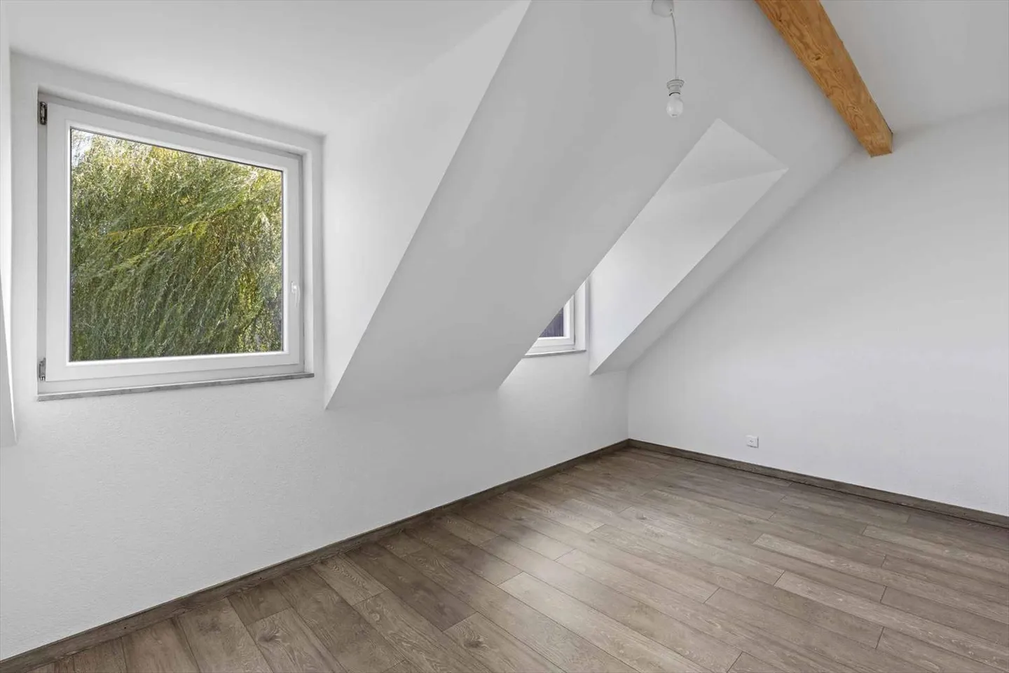 Ecological and refined triplex in the heart of Perroy - Photo 7 of 12