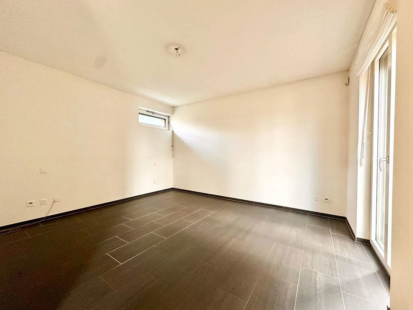 Independent Villa with Energy Efficiency and Private Garden – Quiet Residential Area near Lugano - Photo 20 of 30