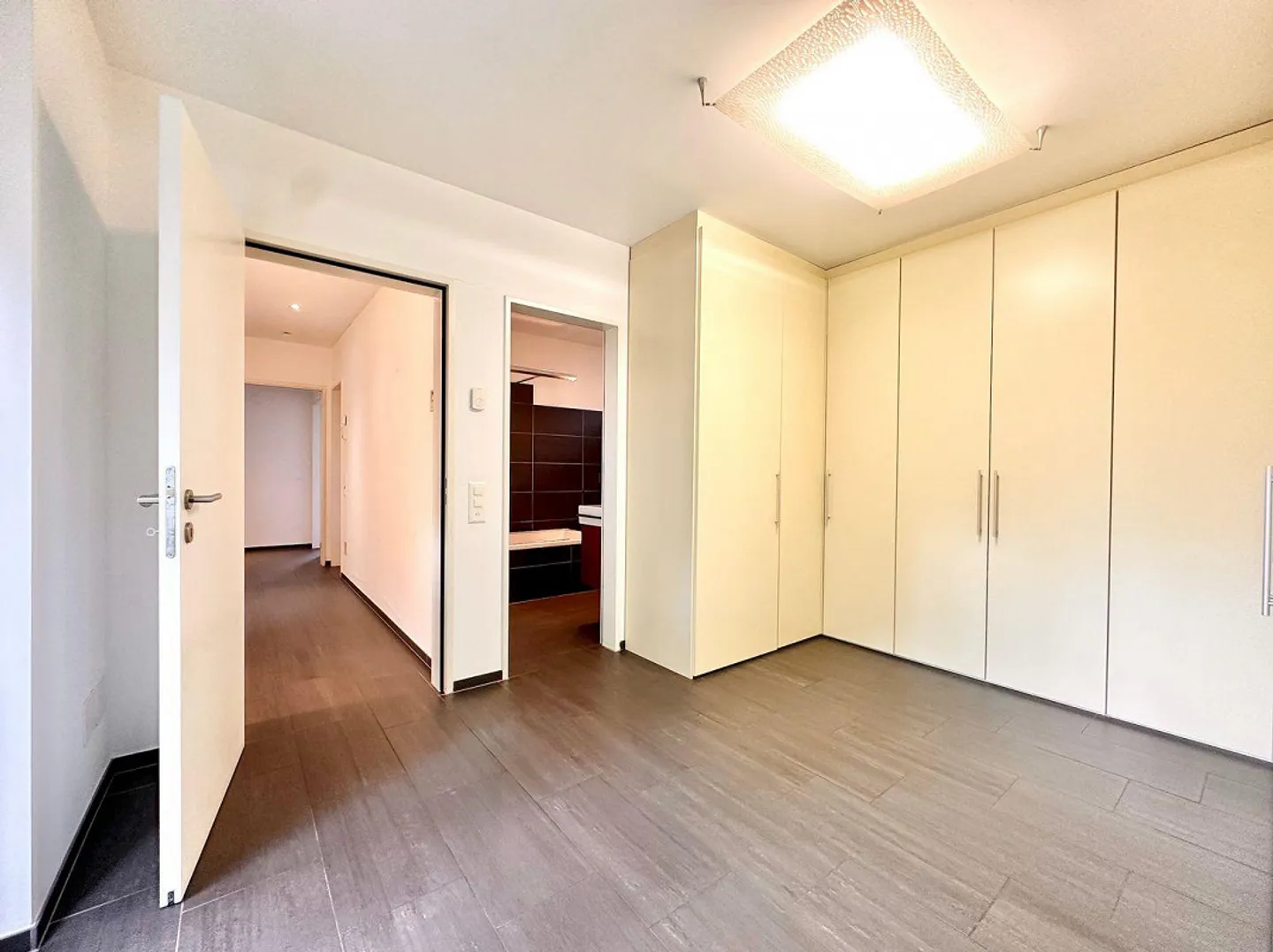 Independent Villa with Energy Efficiency and Private Garden – Quiet Residential Area near Lugano - Photo 21 of 30