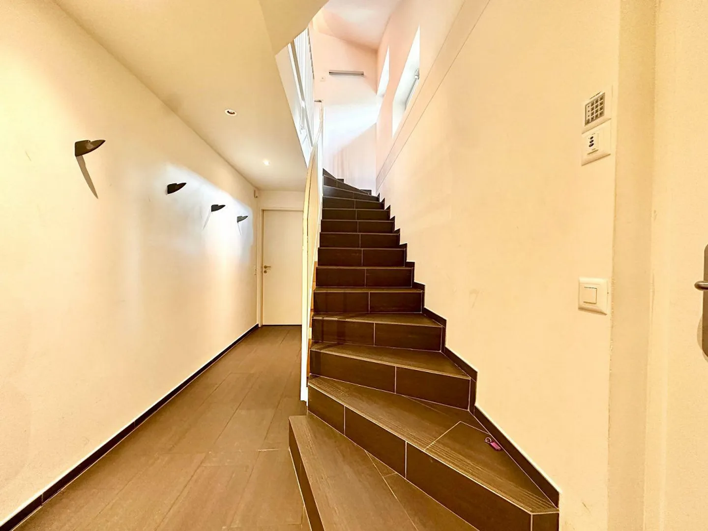 Independent Villa with Energy Efficiency and Private Garden – Quiet Residential Area near Lugano - Photo 25 of 30