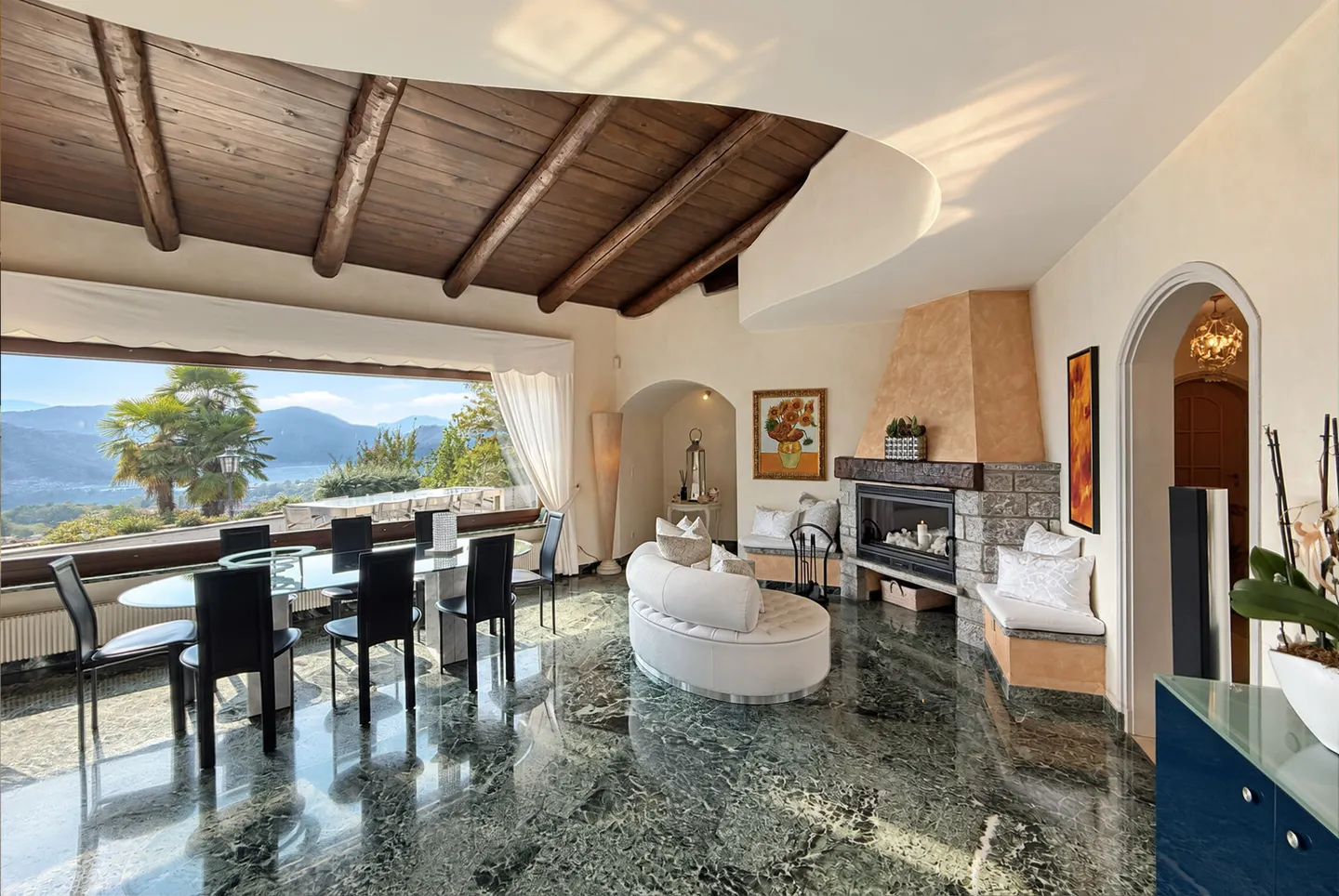 BELLE VILLA 5.5 PIÈCES VUE SUR LE LAC AVEC PISCINE INTÉRIEURE À PURA - Photo 3 sur 9
