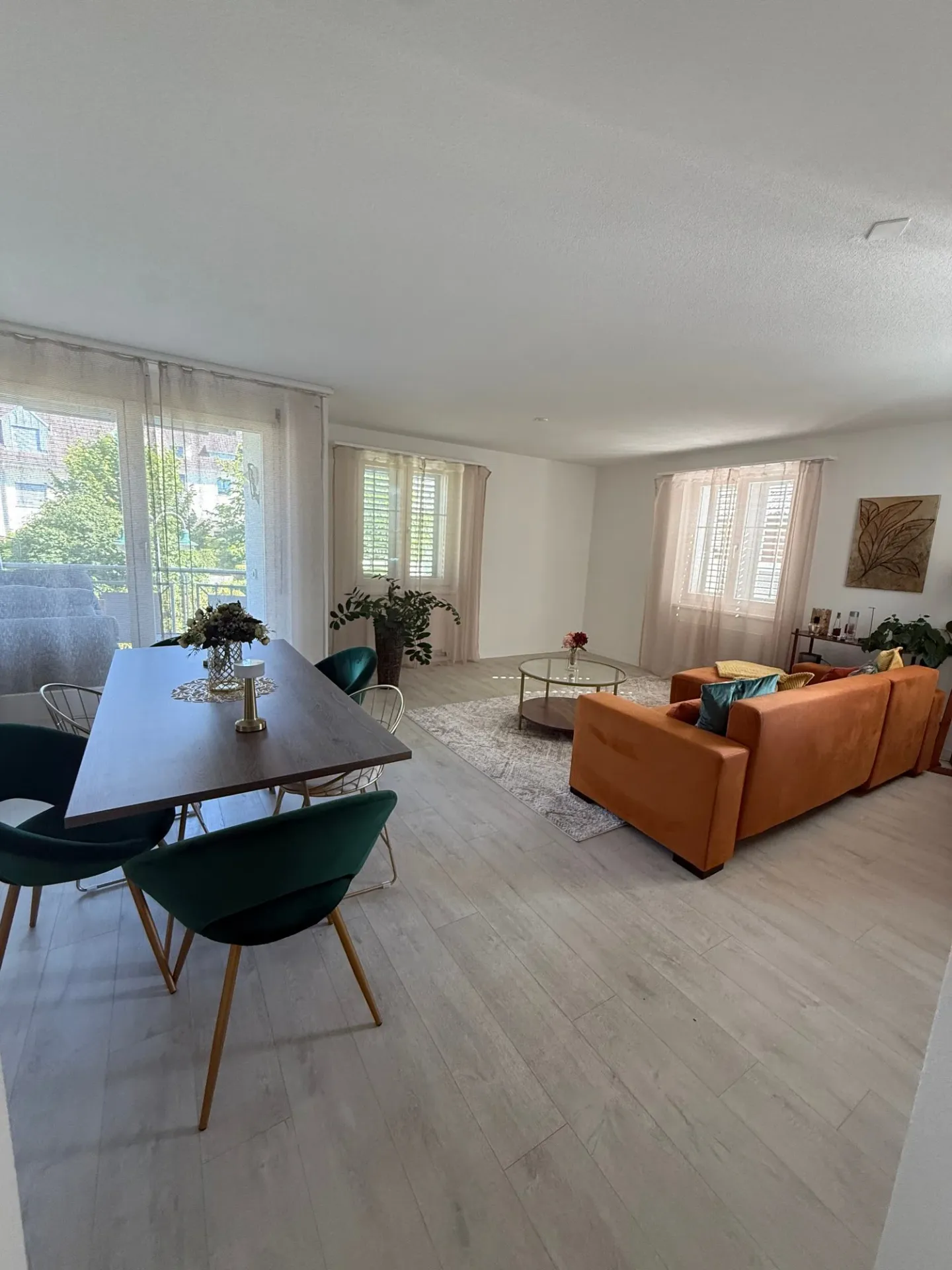 Central, lumineux et confortable : appartement de 2,5 pièces à Niederwil - Photo 3 sur 9