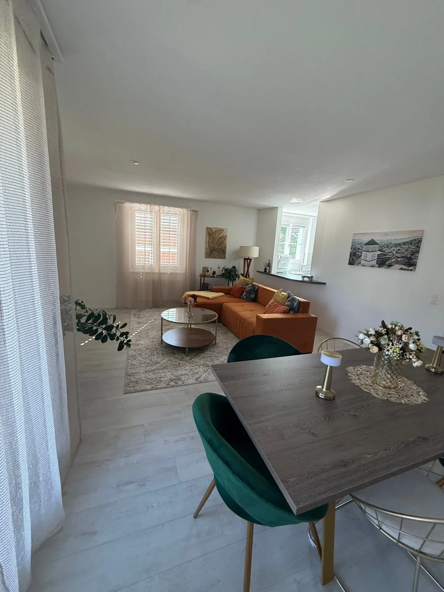 Central, lumineux et confortable : appartement de 2,5 pièces à Niederwil - Photo 4 sur 9