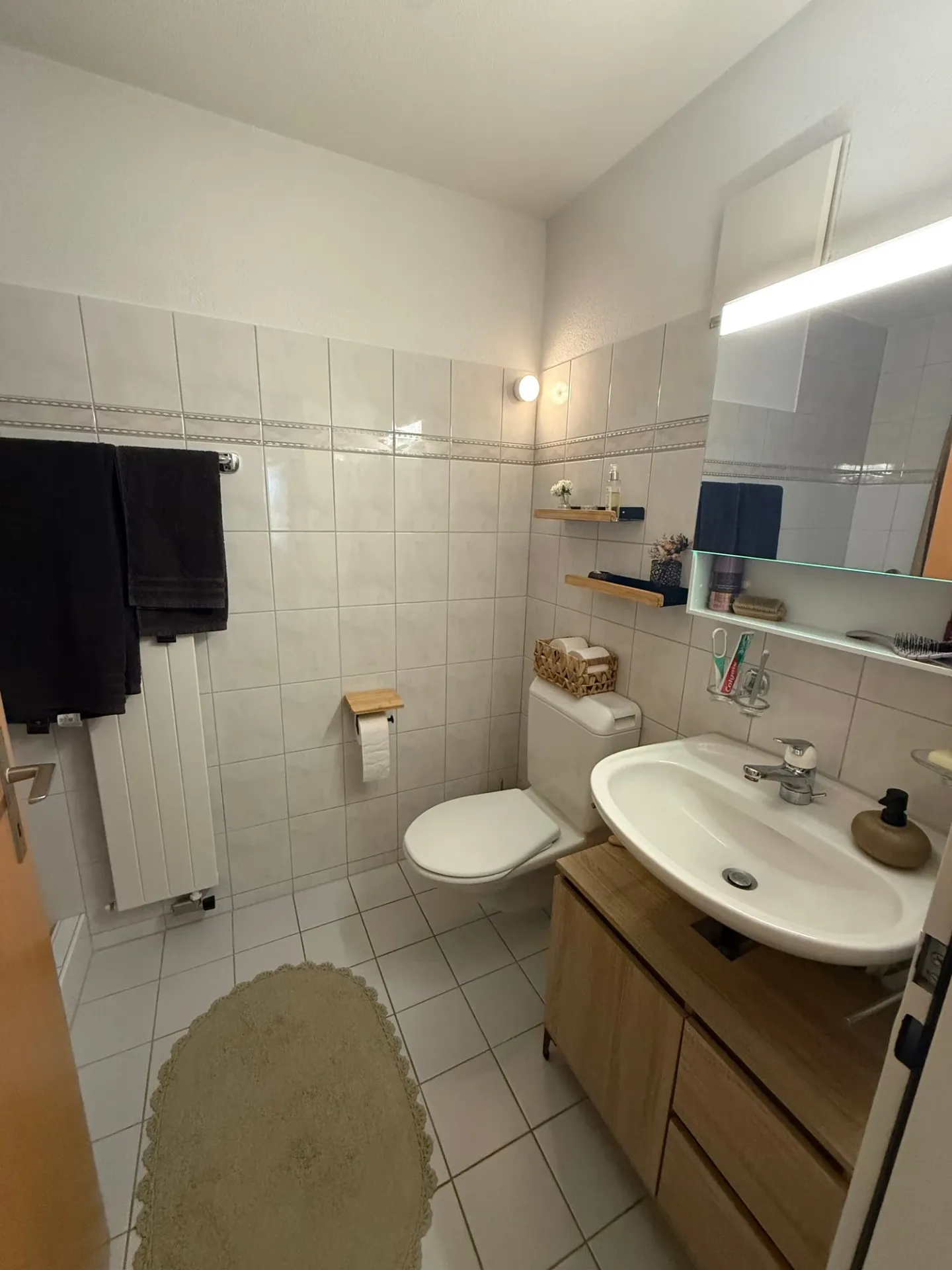 Central, lumineux et confortable : appartement de 2,5 pièces à Niederwil - Photo 7 sur 9