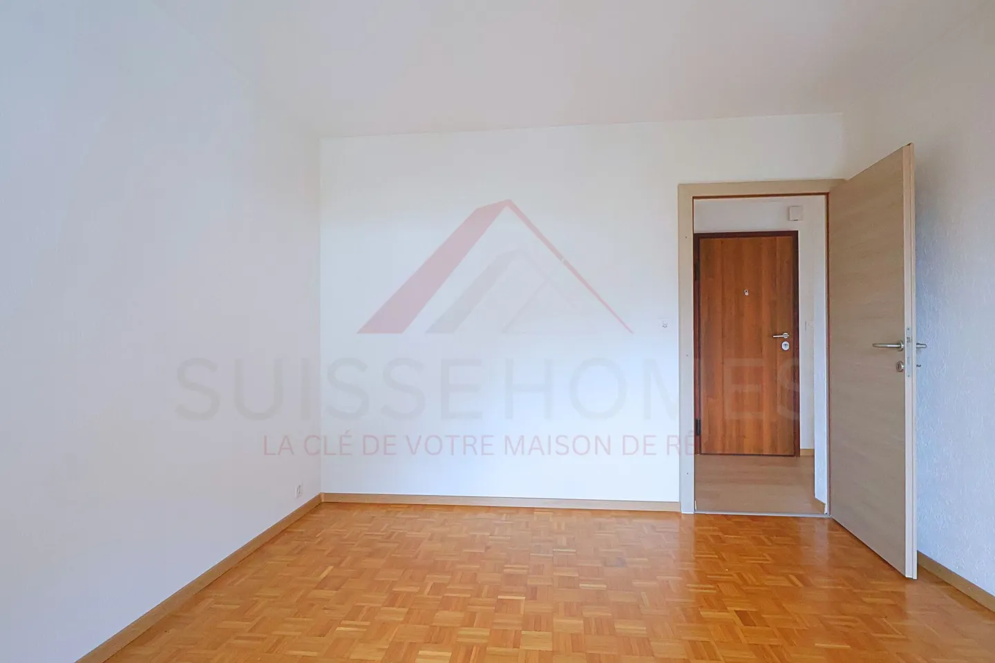 Villeneuve - 4.5 room apartment with panoramic south-facing balcony - Photo 8 of 19