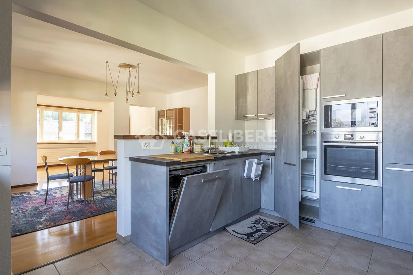 SPACIEUX ET LUMINEUX 4.5 PIÈCES À BELLINZONA (GALBISIO) - Photo 8 sur 21