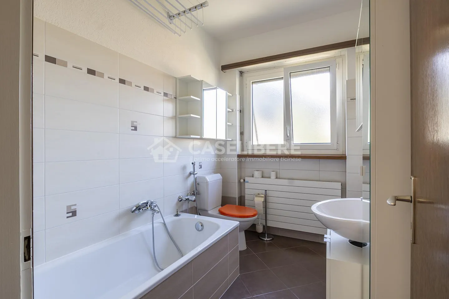 SPACIEUX ET LUMINEUX 4.5 PIÈCES À BELLINZONA (GALBISIO) - Photo 18 sur 21