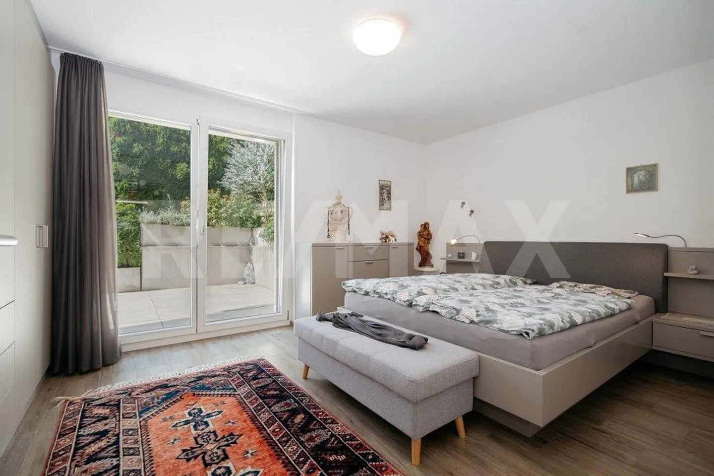 Soleggiato, panoramico e fiscalmente vantaggioso: moderno appartamento di 3½ stanze - Foto 6 di 13