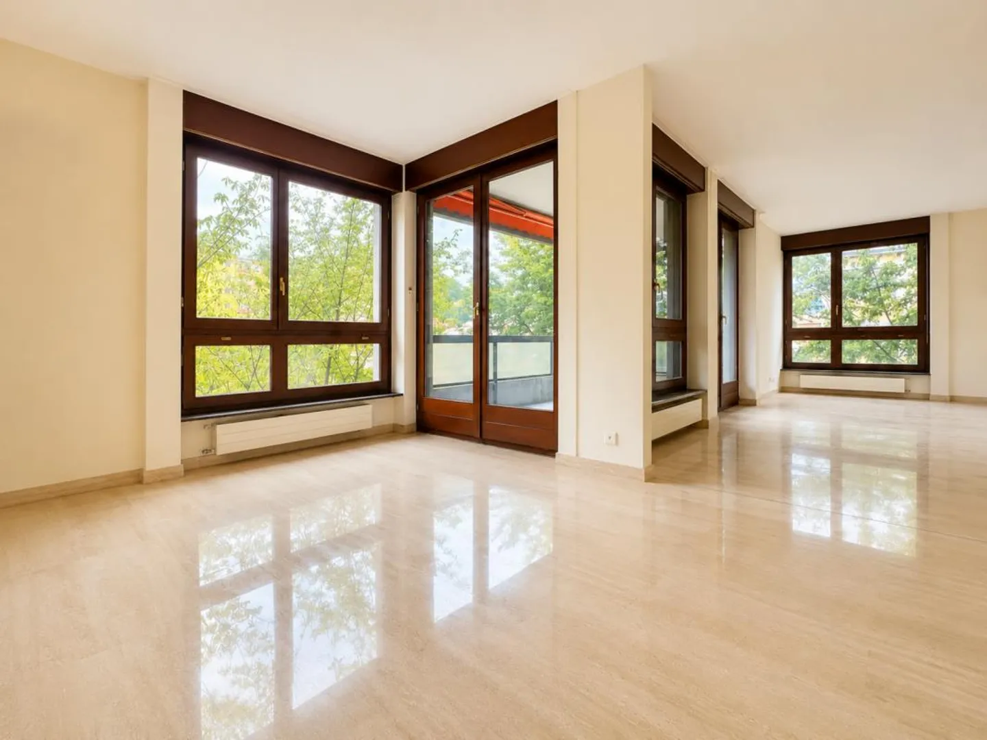 Large Apartment with Terrace - Photo 1 of 6