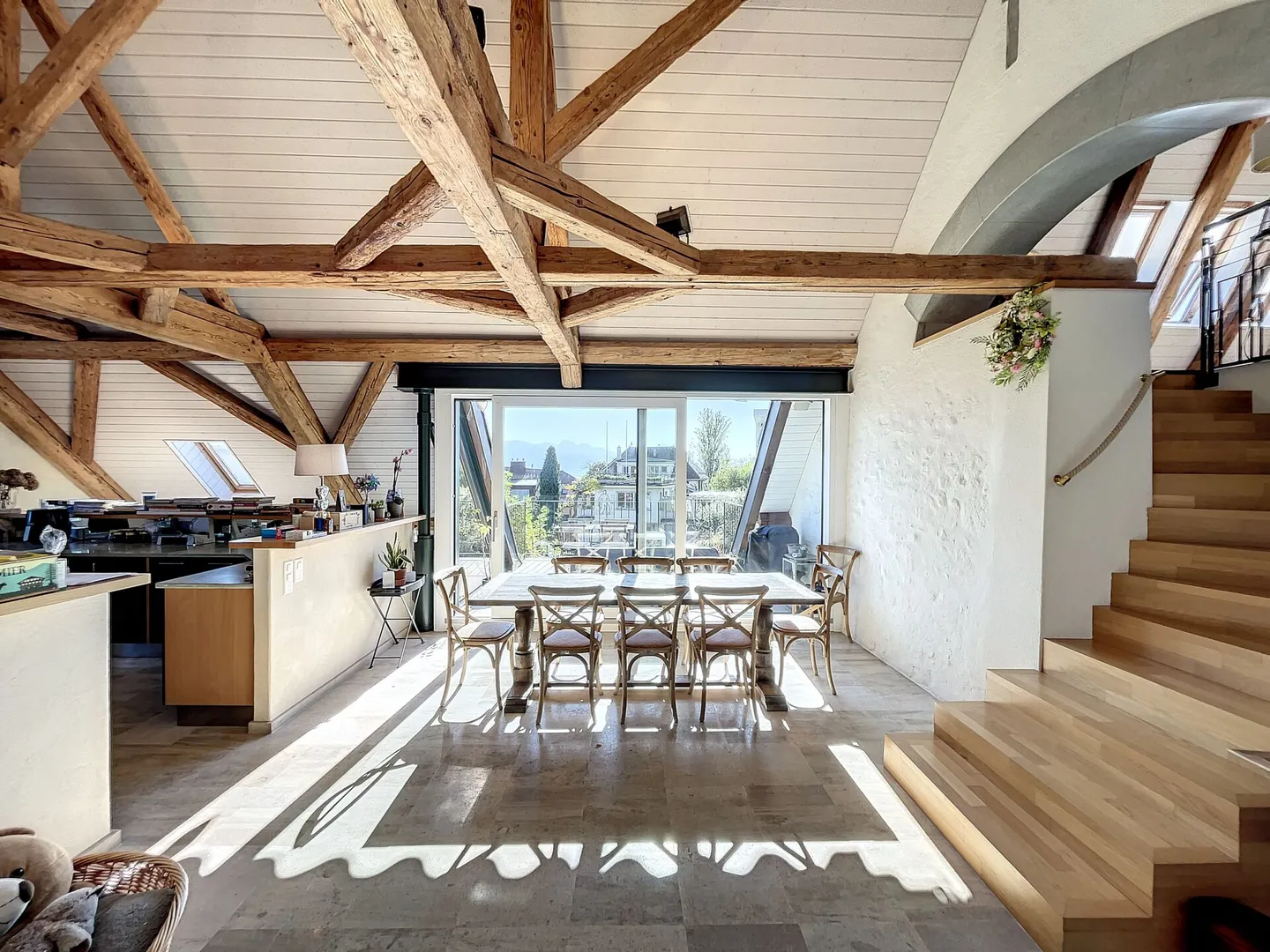 Fascino e carattere a due passi dal lago - Foto 4 di 10